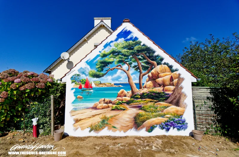 Fresque street art monumentale en trompe-l'œil, paysage maritime peint par Gwendal Larher à Carnac.